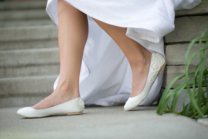 Bridal Flats with Lace | 21 Wedding Flats That Will Look Beautiful for the Bride - http://emmalinebride.com/bride/wedding-flats-bride/