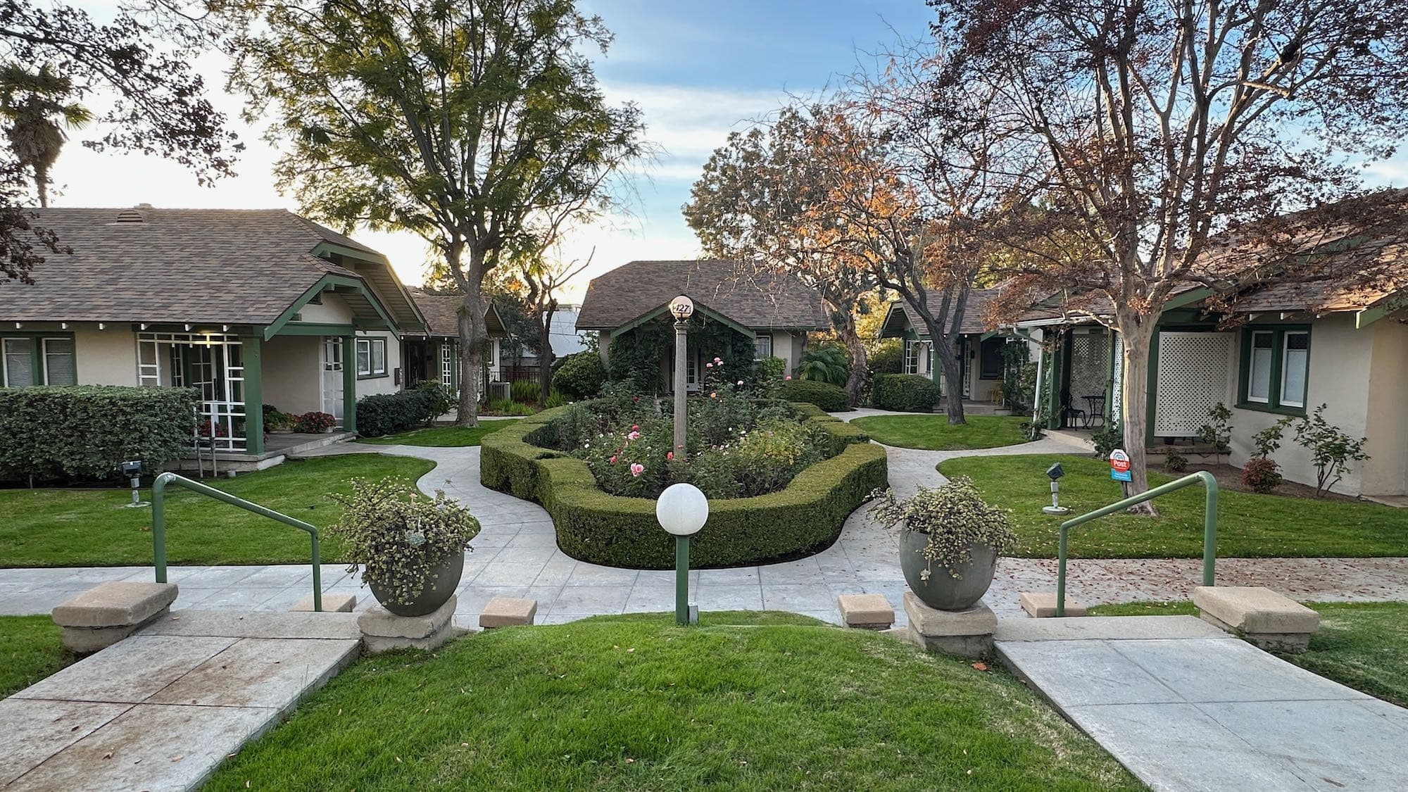 #214-219: Whole Bunch o’ Bungalow Courts, pt. 3 (Pasadena)