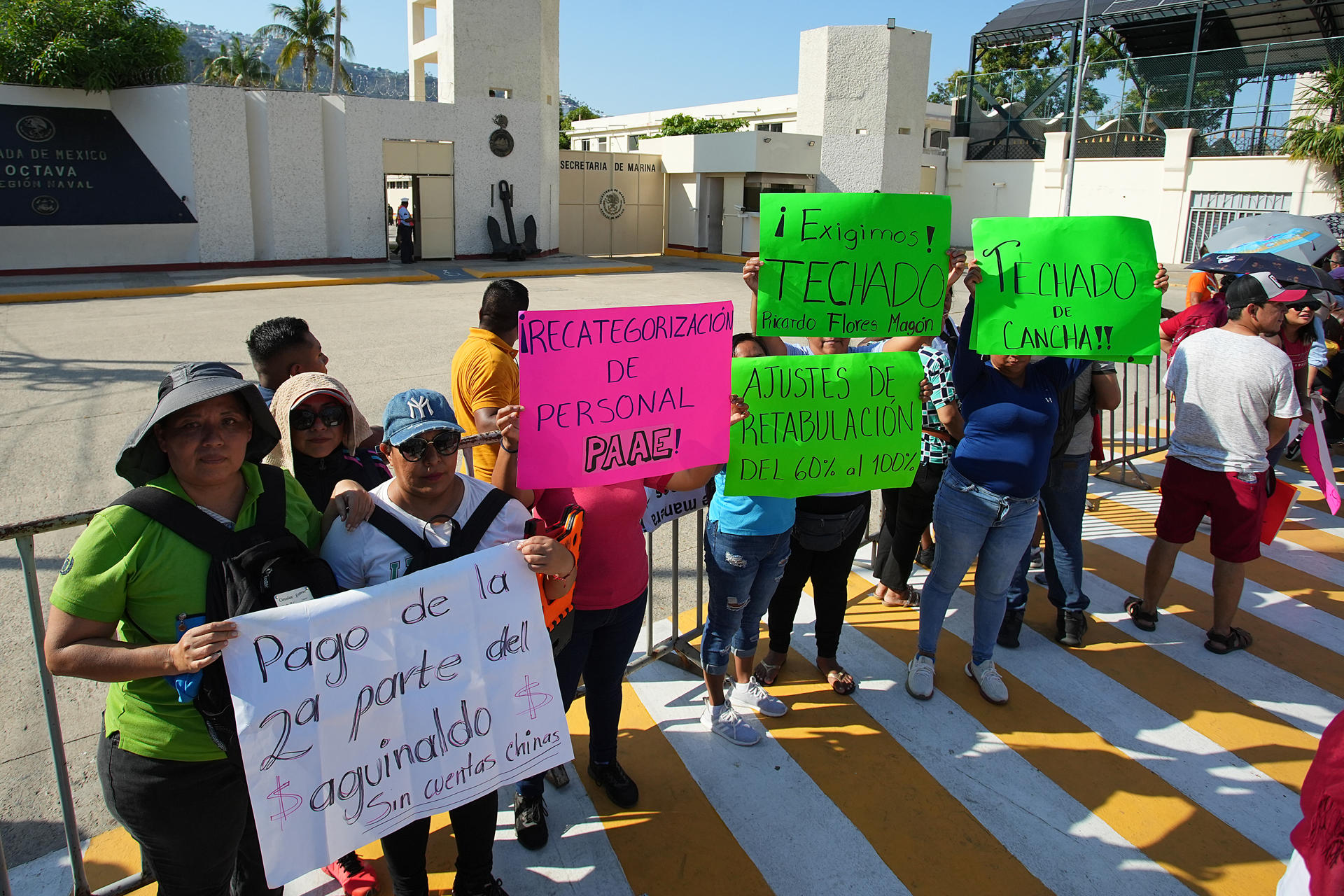 Maestros y damnificados por huracanes protestan en la visita de Sheinbaum a Acapulco