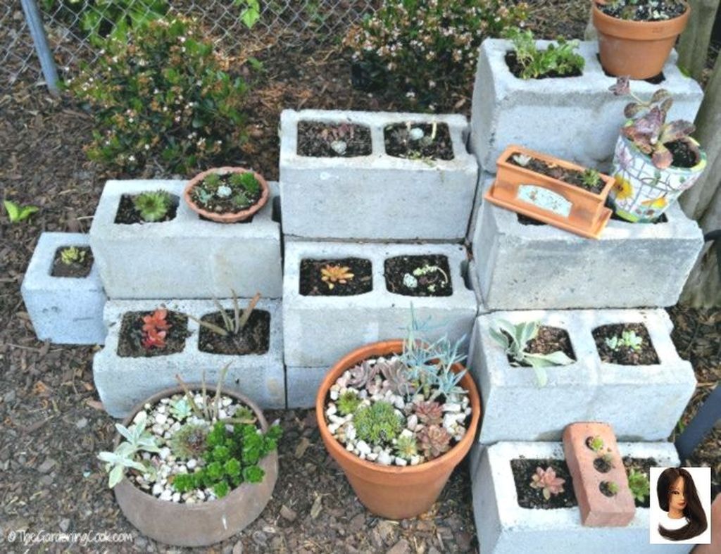 Beautiful Outdoor Succulent Planter Ideas 14