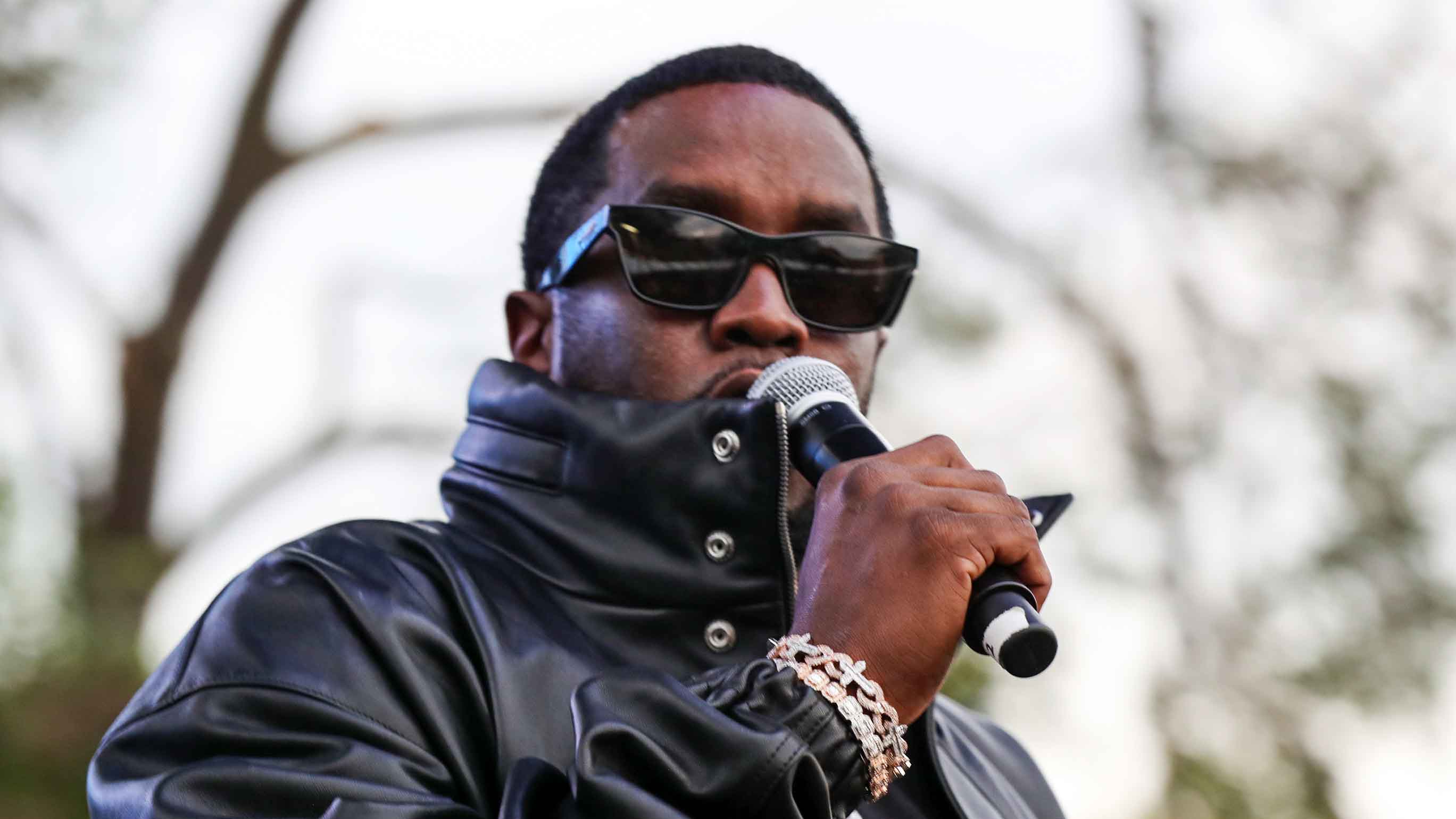 Plays of “Diddy’s” music rise after his arrest – Telemundo New York (47)