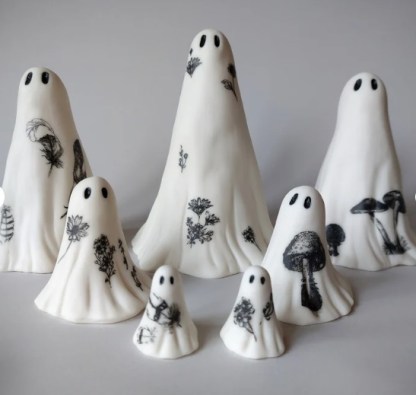 DIY ceramic spooky Halloween ghost 