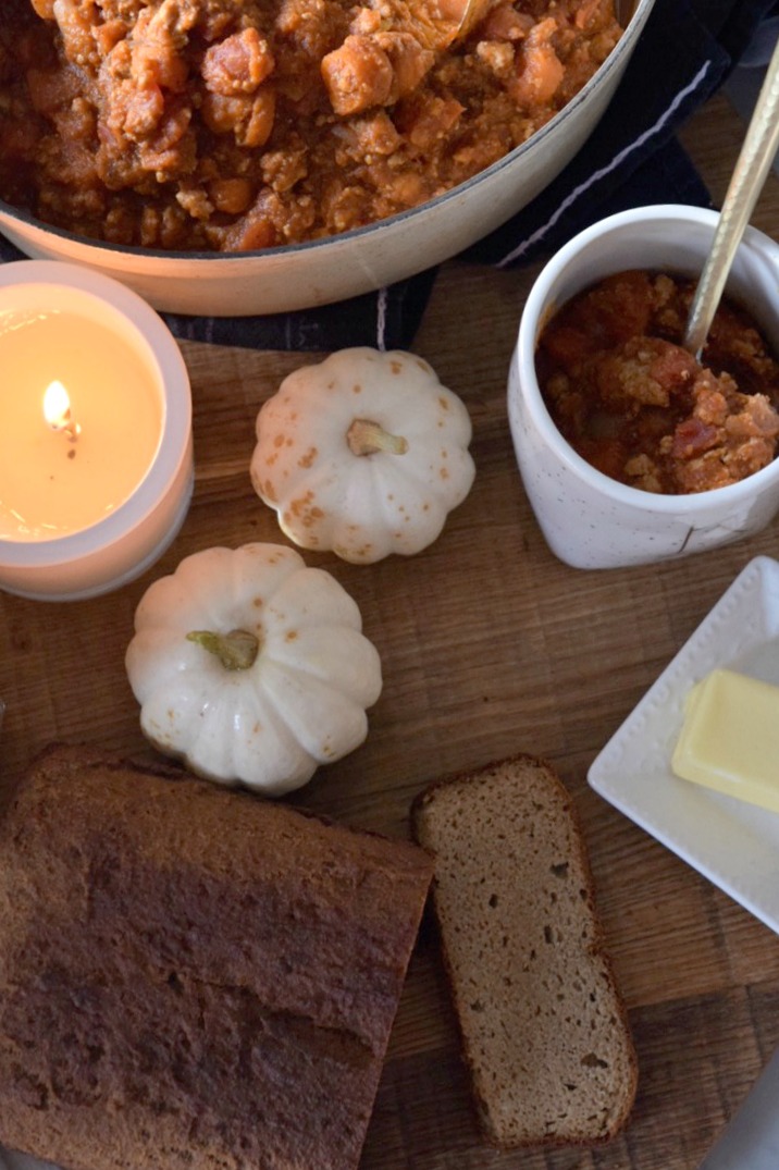 Paleo and Gluten-Free Fall Dinner- Pumpkin Chili with Paleo BREAD!