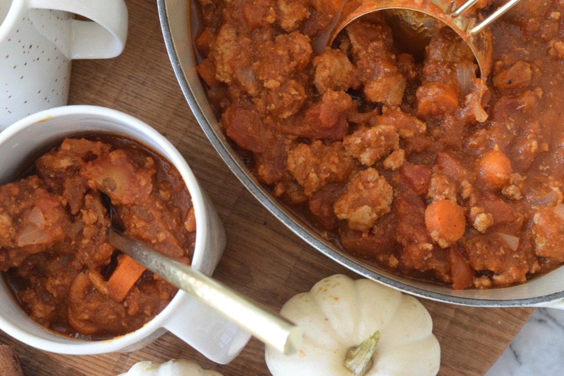 Paleo and Gluten-Free Fall Dinner- Pumpkin Chili with Paleo BREAD!