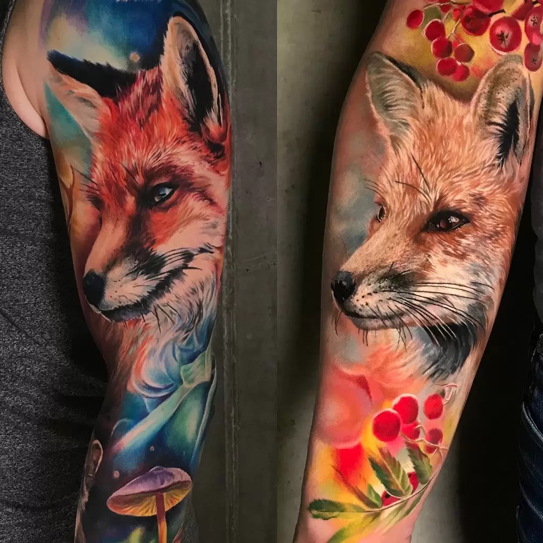 Fox tattoo on the arm with flowers done by lamadelray  wwwotziappcom   Circle tattoos Fox tattoo design Fox tattoo