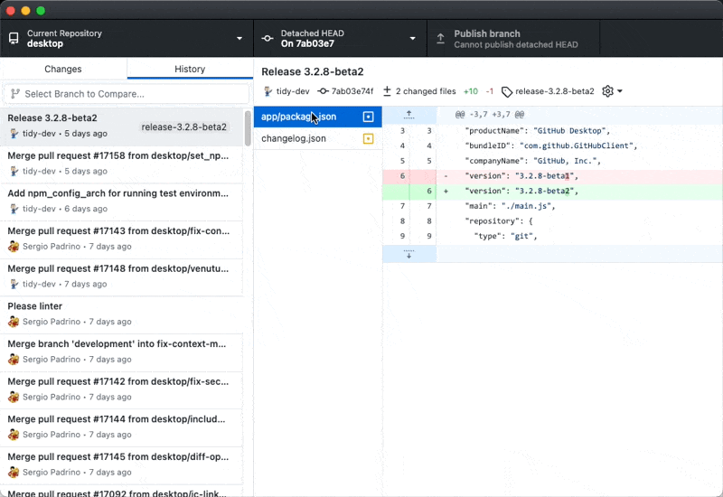 Shows double clicking in the history view to open a file