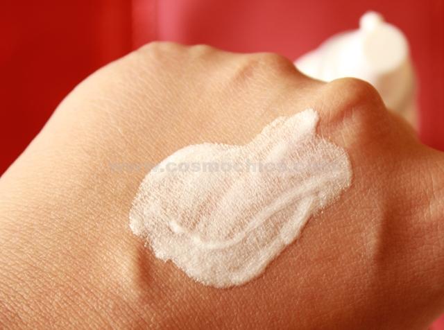 Organic Harvest Anti Pigmentation Cream swatch