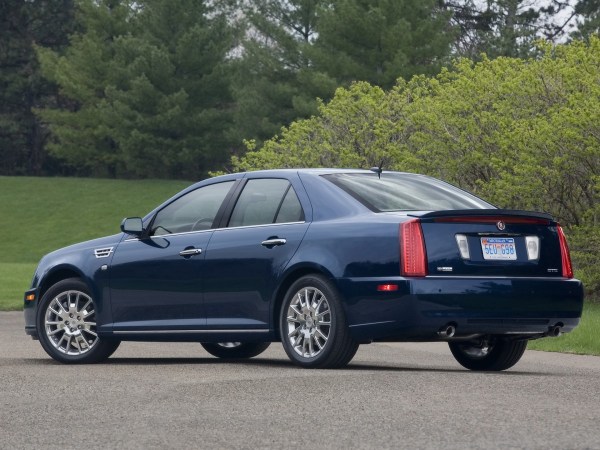 2008-Cadillac-STS-Rear-And-Side-1920x1440