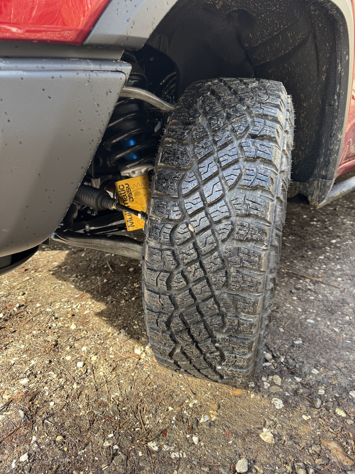 2025 GMC Sierra 1500 AT4X AEV Edition tire and suspension