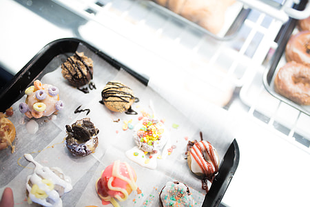 tray of glazed munchkins