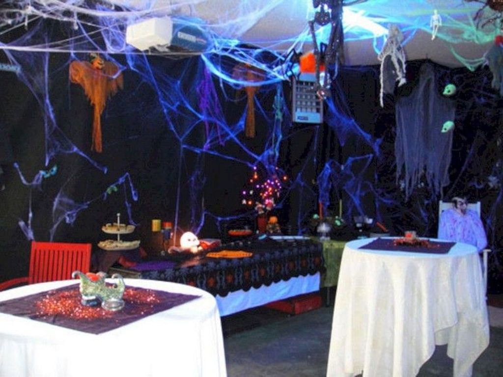 Awesome Halloween Backyard Party Decorations Ideas 25