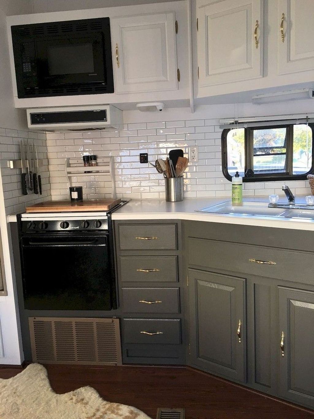 Inspiring RV Kitchen Design And Decor Ideas 07