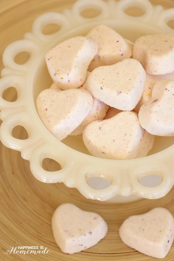 10-Minute DIY: Citrus Fizz Bath Bombs