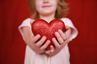 valentines-party-ideas-hands-heart