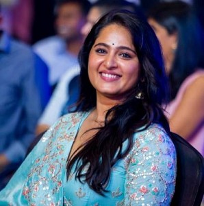 Anushka Shetty (aka) Actress Anushka Shetty