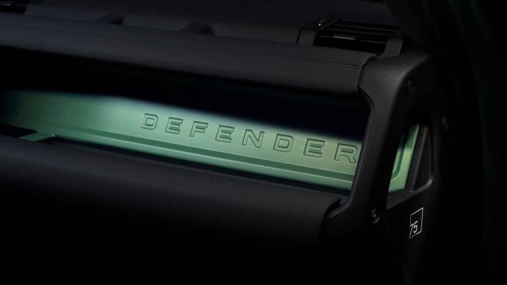 land-rover-defender-75th-limited-edition-badging