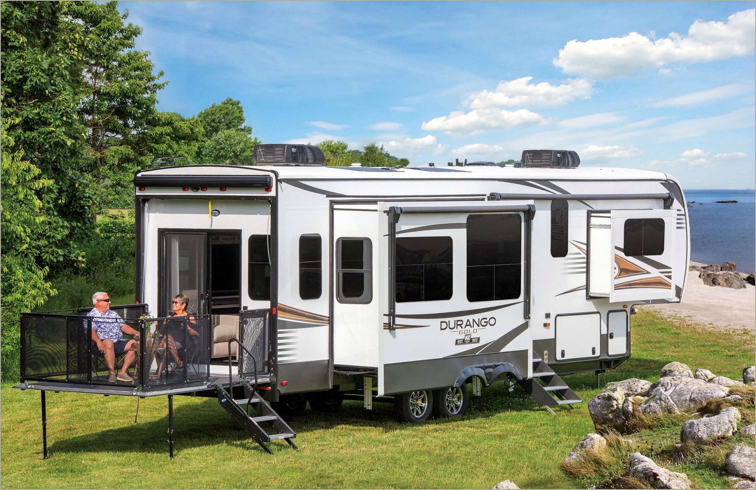 Gateway Fifth Wheel With Side Patio