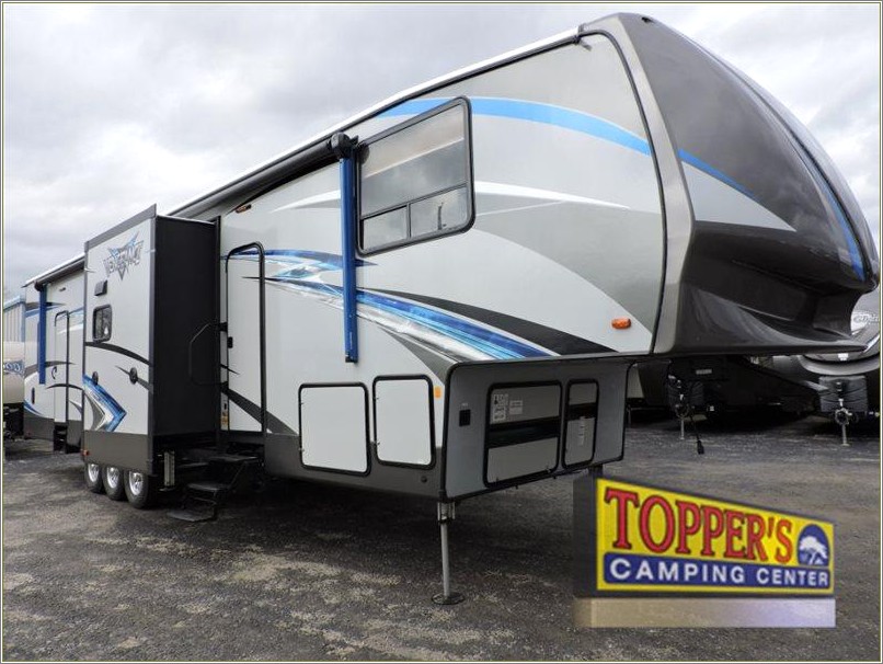 Toy Hauler Fifth Wheel With Side Patio