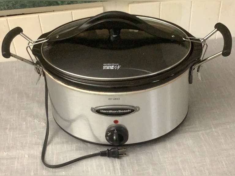 Hamilton Beach crock pot. Worked when tested.