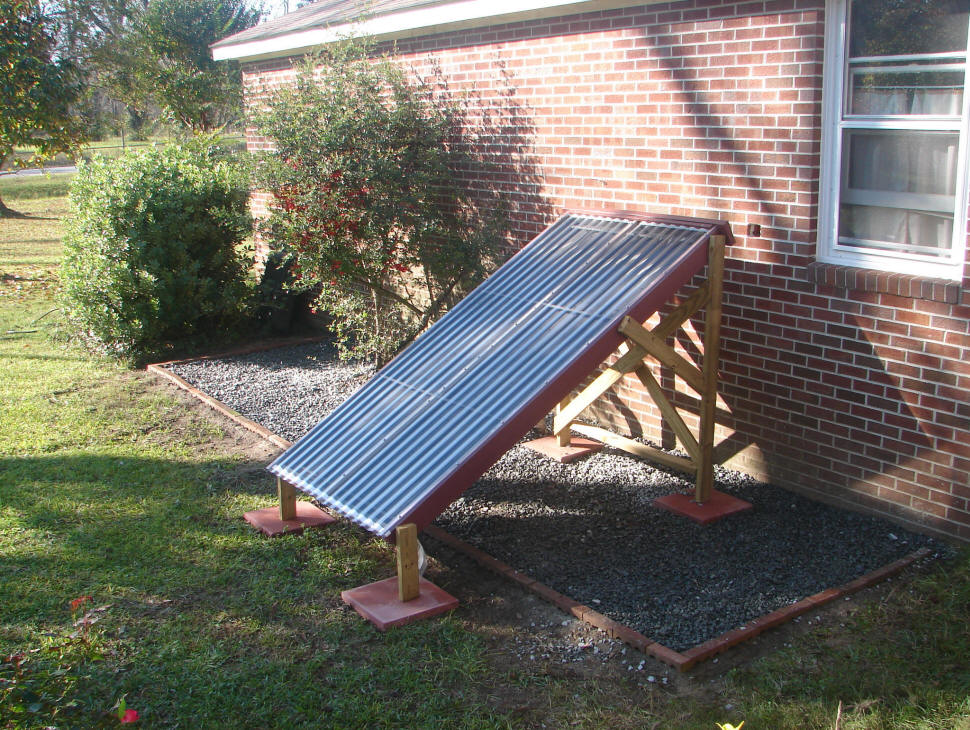 A Simple DIY Thermosyphon Solar Water Heating System