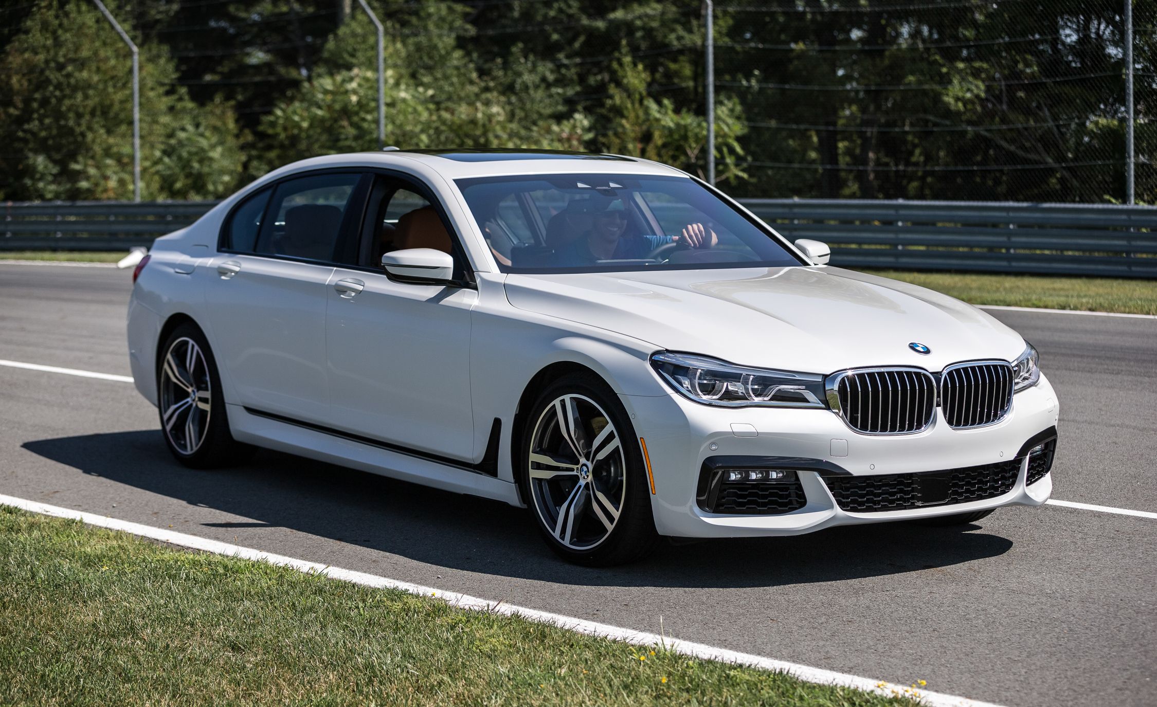 2016 BMW 750i XDrive | Cars Exclusive Videos and Photos Updates