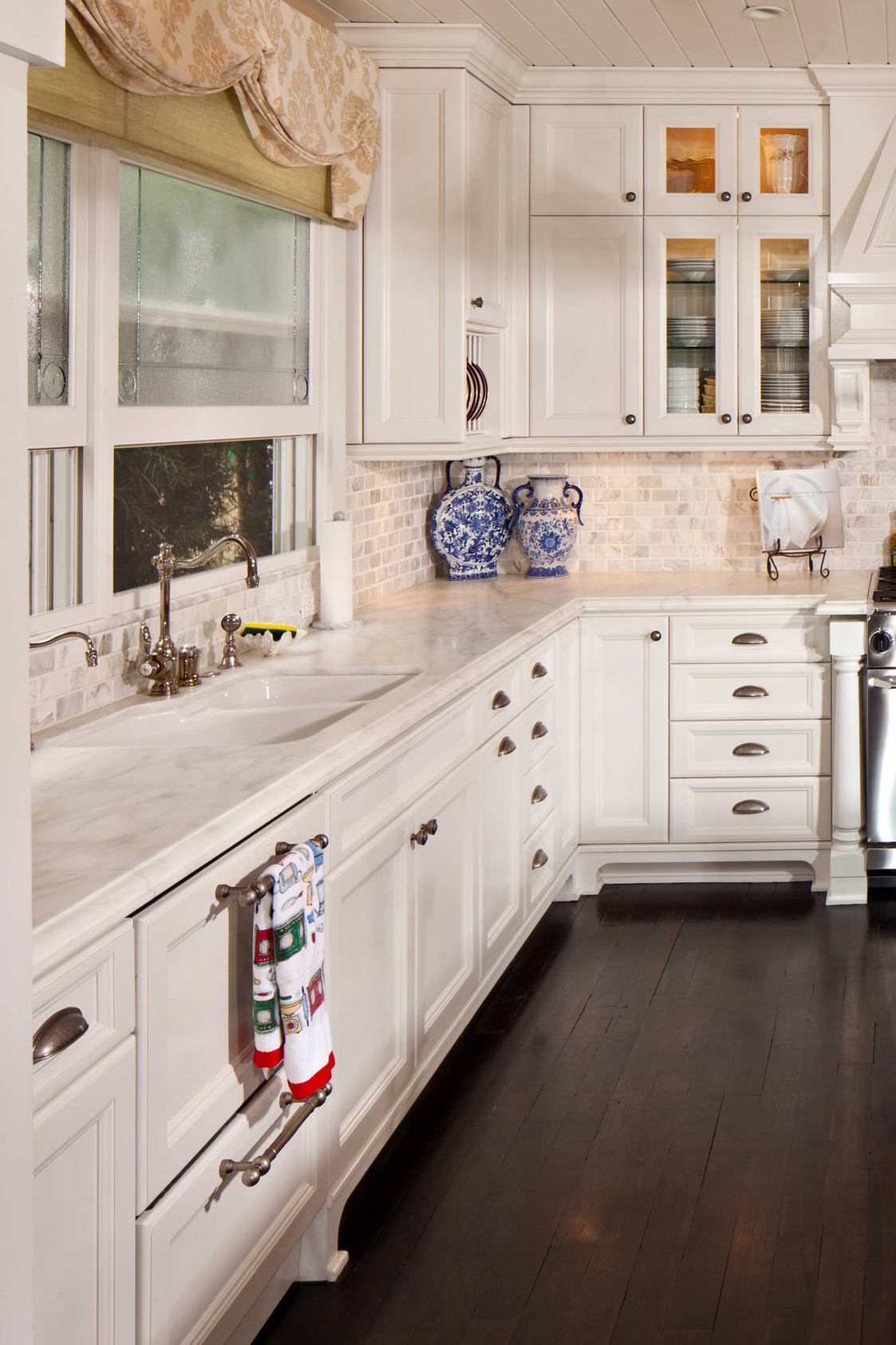 48 Backsplash Ideas for White Countertops and White