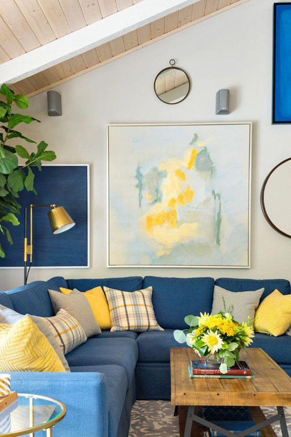 familylivingroomwithblueandyellowcolor HomeMydesign