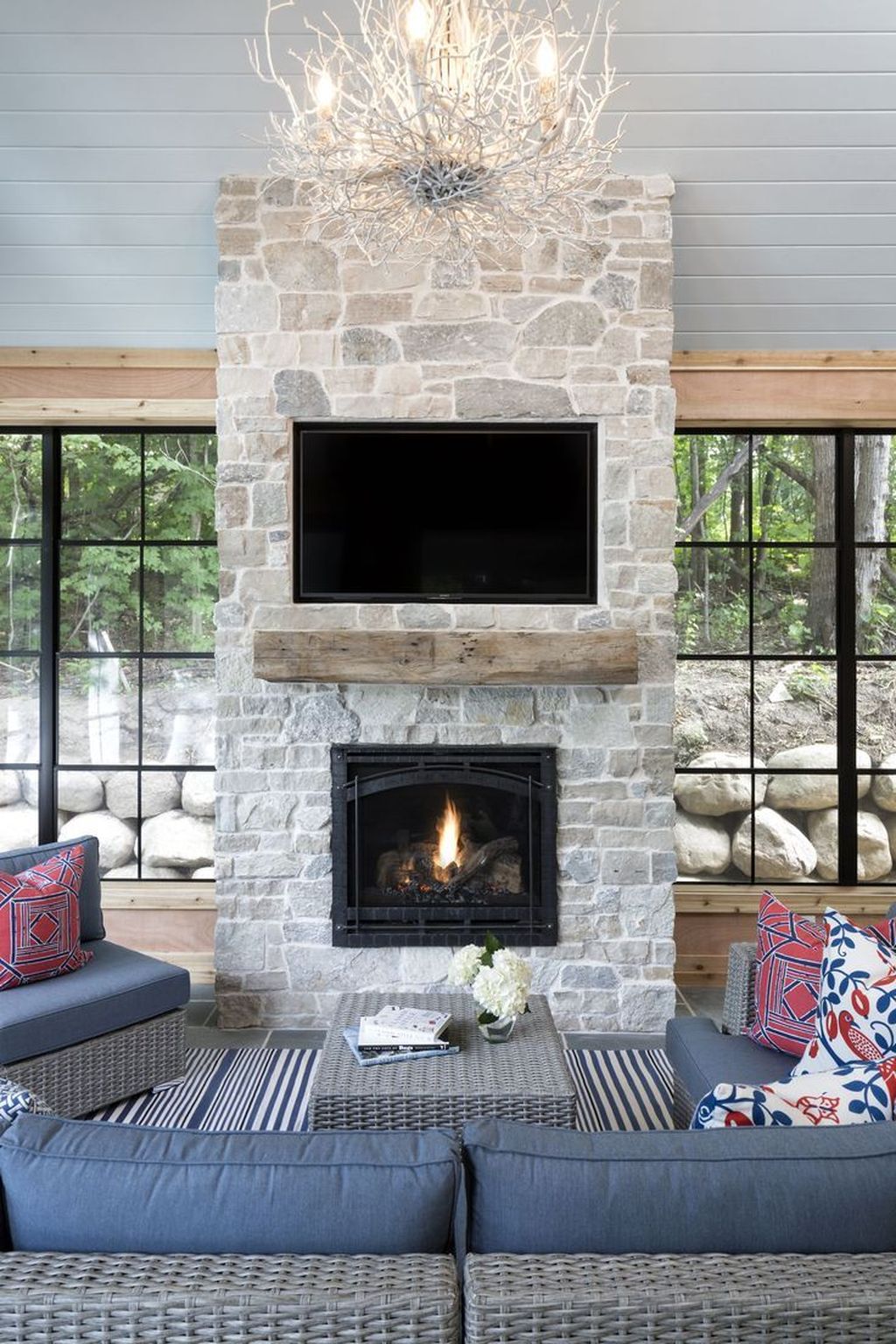 36 Beautiful Modern Farmhouse Fireplace Ideas You Must Have HMDCRTN