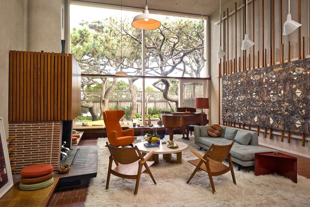 10 Living Rooms that are Peppered with 70s Style