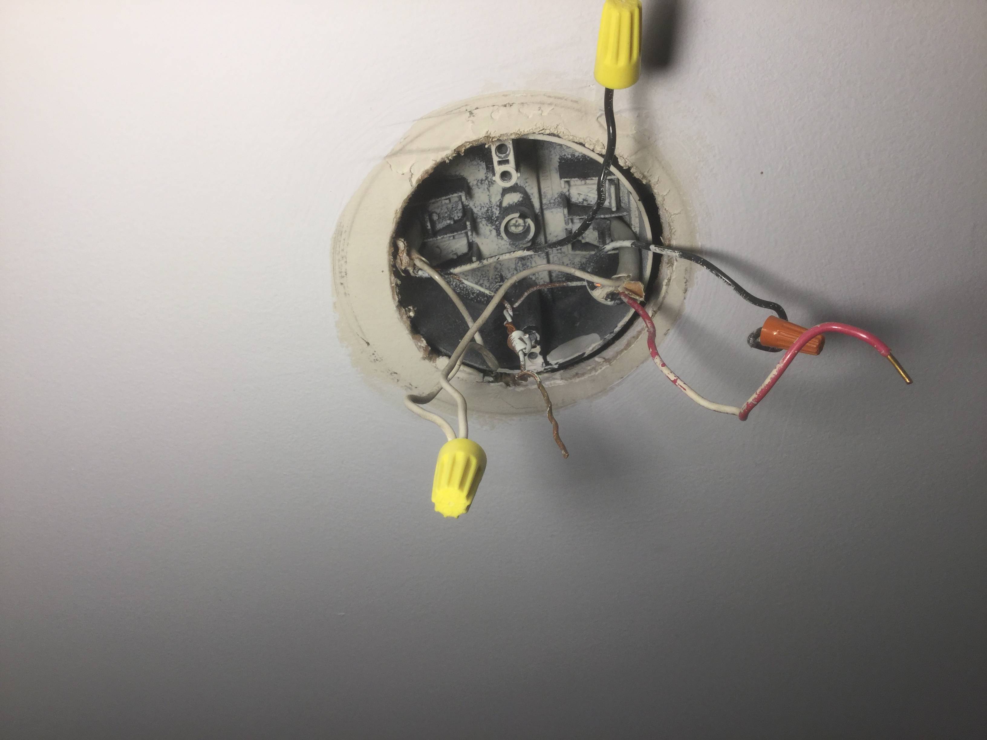 Electrical – How should I connect the light fixture in this ceiling box