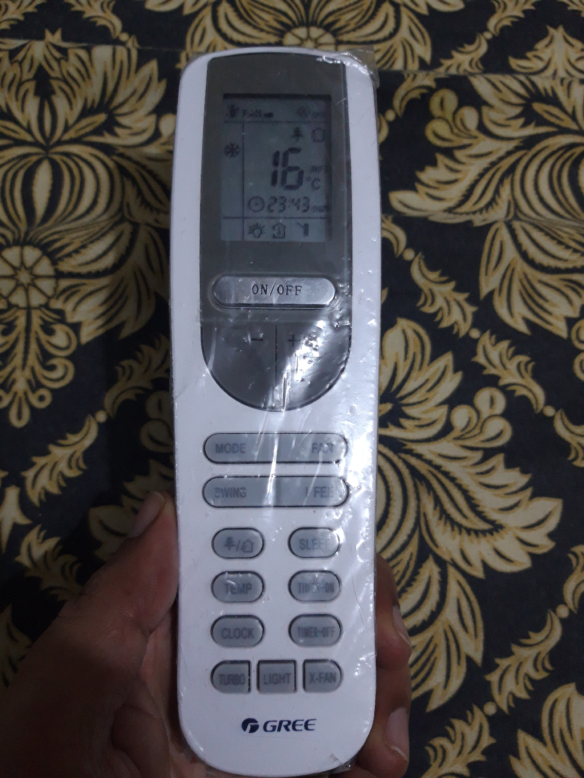 PASSIONPK: How To Lock/Unlock Gree AC/Split Remote Control