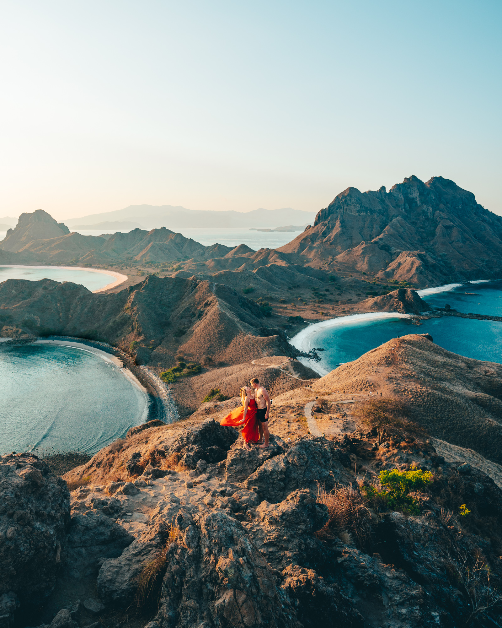 Kylie and Scott embracing on top of Padar island, showcasing the image quality of the Sony A7Riii 