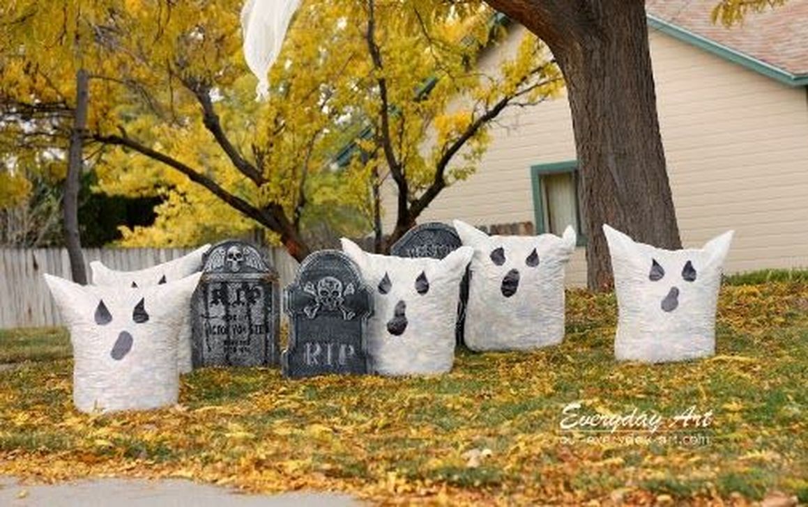 Awesome Halloween Backyard Party Decorations Ideas 01