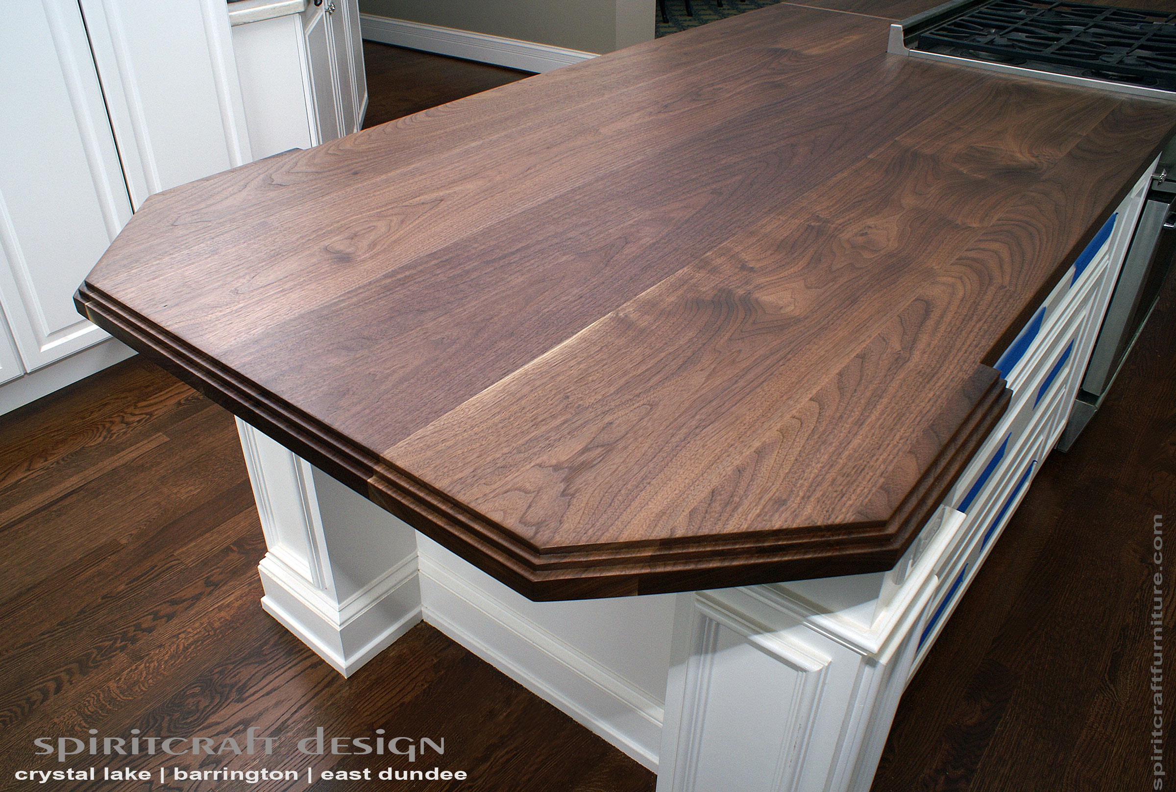 Custom solid hardwood table tops, dining and restaurant