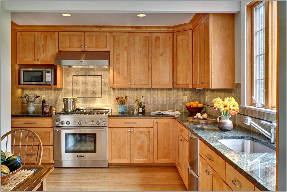 Kitchen Decor With Maple Cabinets