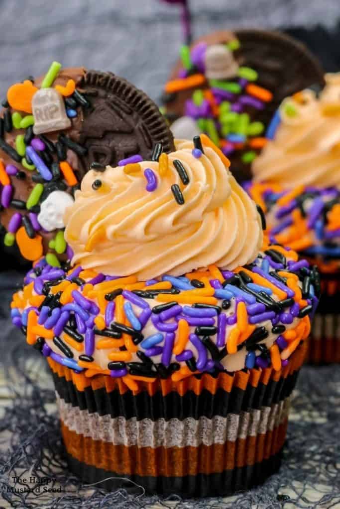 Halloween Oreo Cupcakes with Chocolate