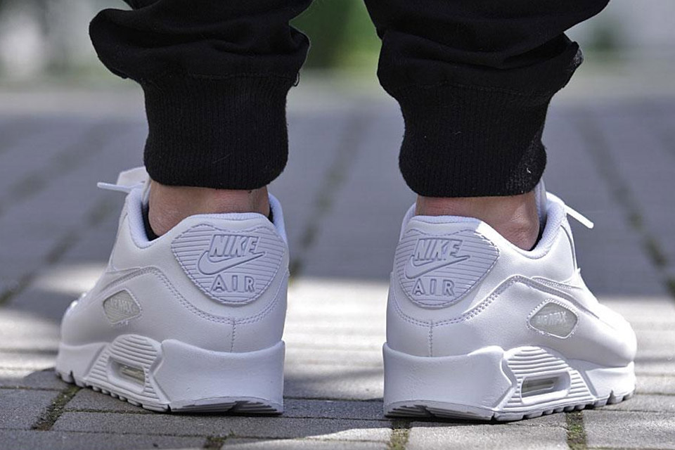 all white air max