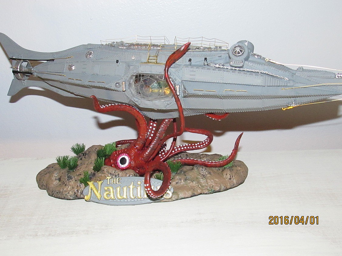 The Nautilus Submarine -- Plastic Model Military Ship Kit -- 1/144