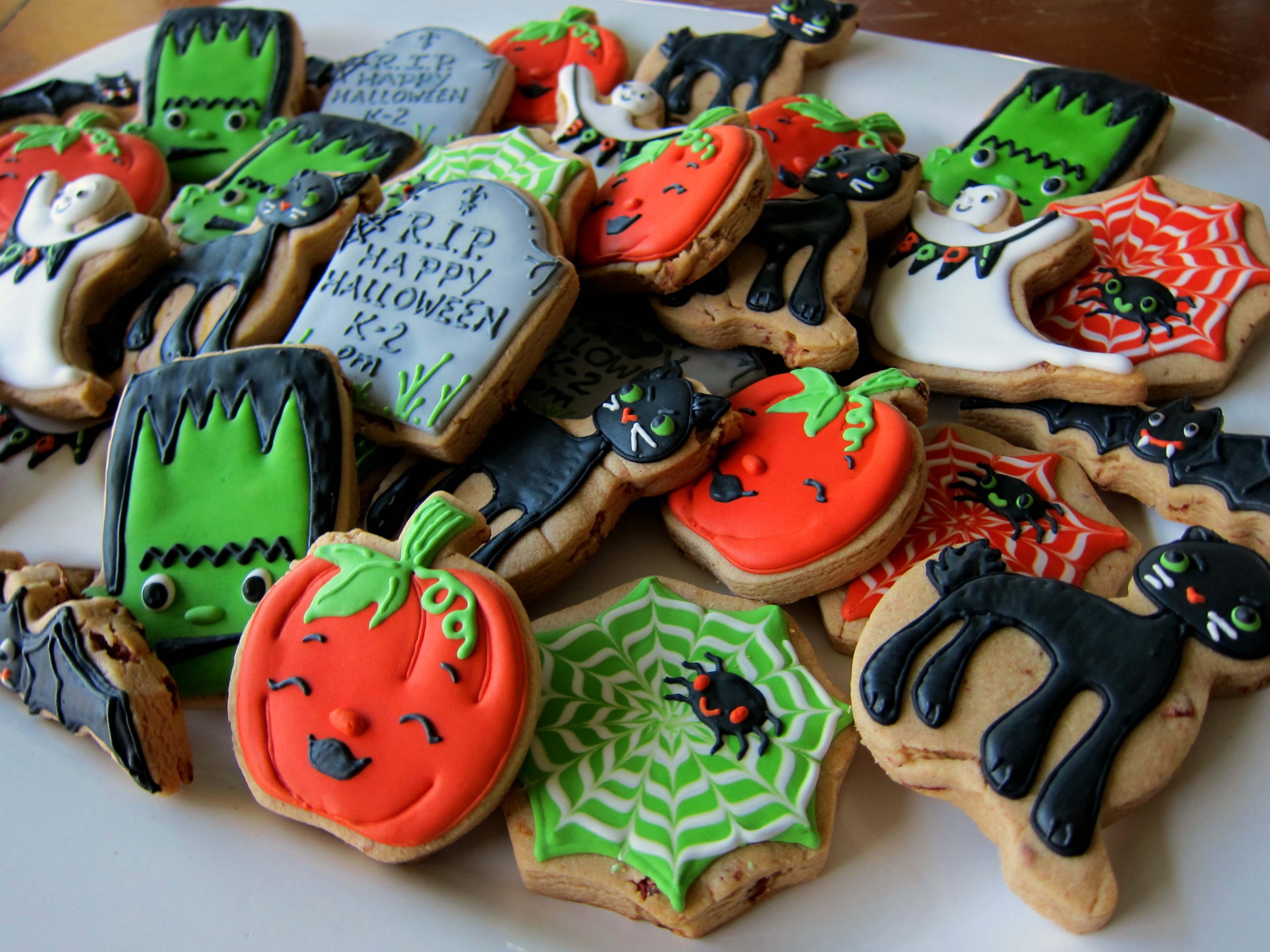 Cute Halloween Sugar Cookies Pictures, Photos, and Images for Facebook