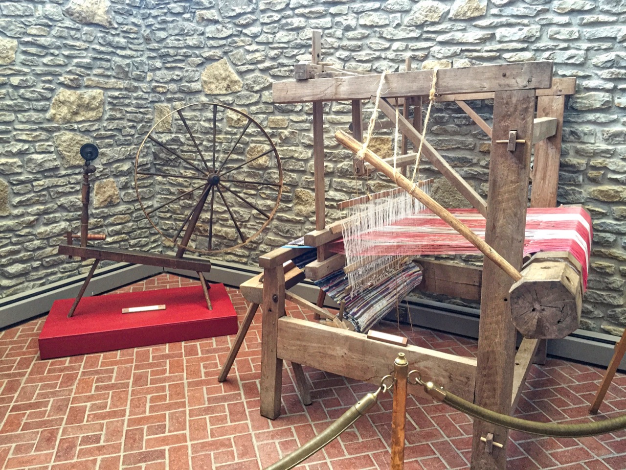 photo of Spinning wheel and loom