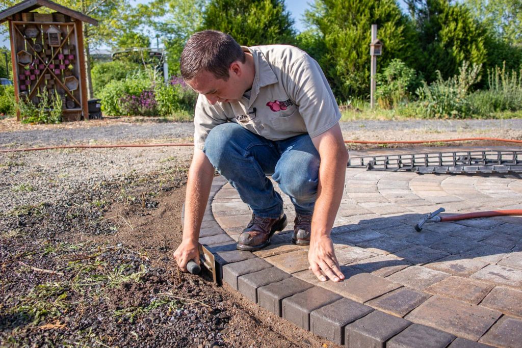 How To Lay A Circular Patio Hardscape