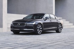 Volvo S90 phiên bản "ngốn xăng ít hơn cả xe máy" nhận cọc tại Việt Nam