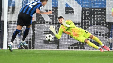 David Raya saves a penalty in Arsenal's draw at Atalanta