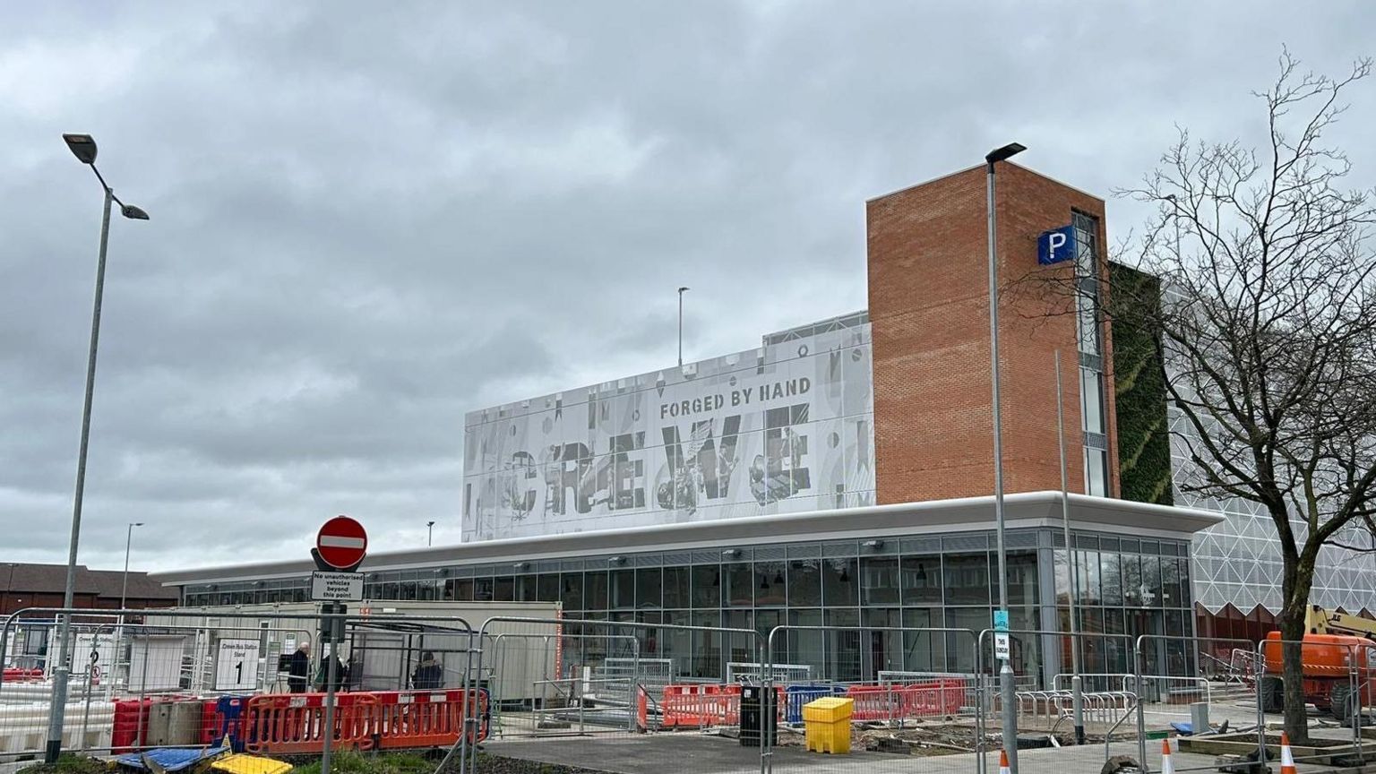 Opening date confirmed for Crewe's new bus station - BBC News