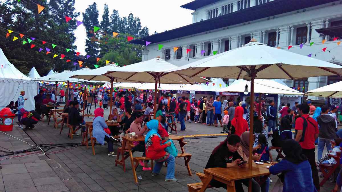 Food and beverage stall 