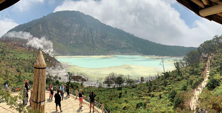 kawah putih sunrise spot