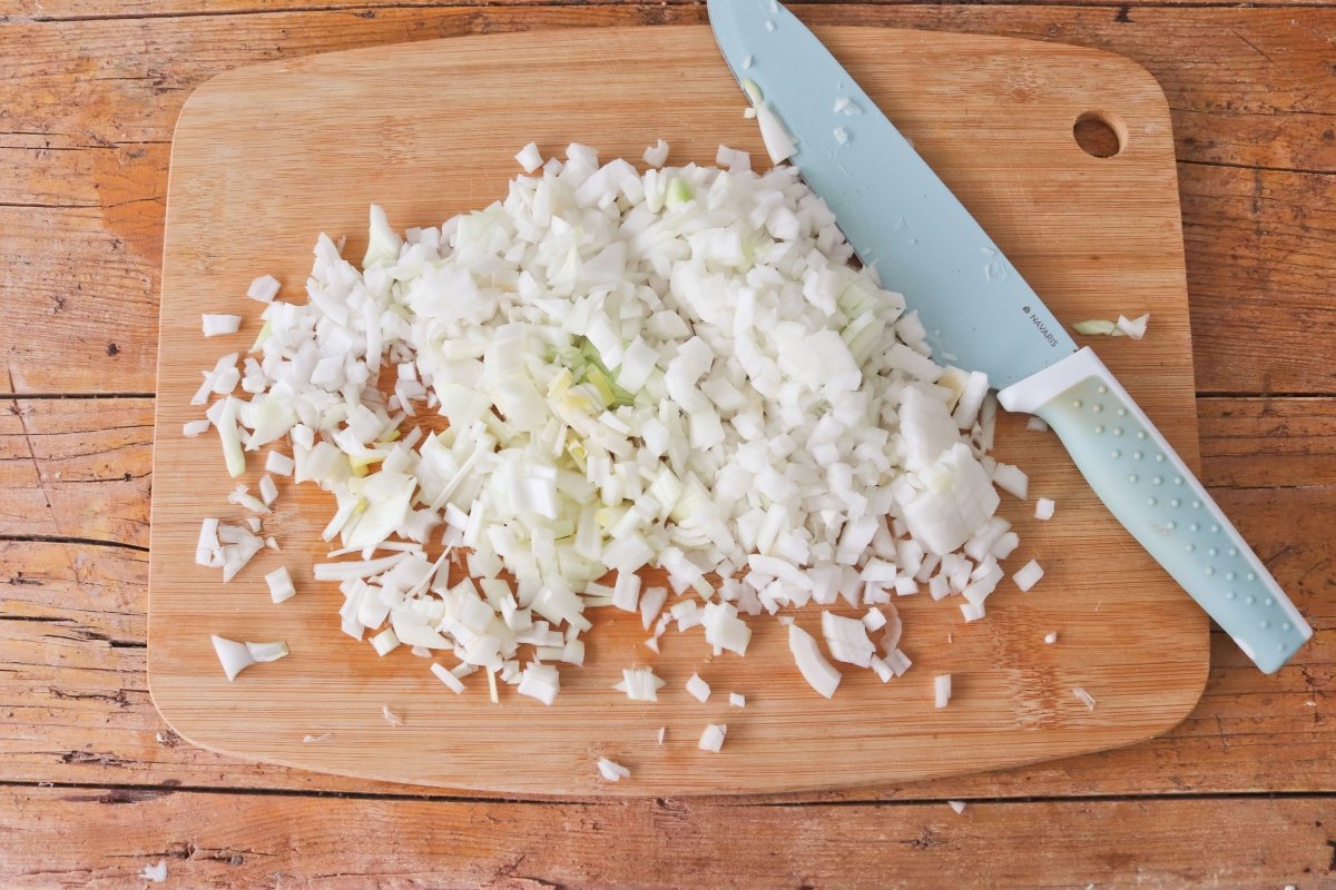 Cortar cebolla empanadas argentinas de carne