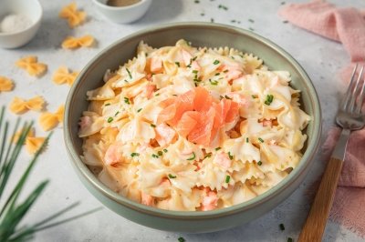 Farfalle con salmón