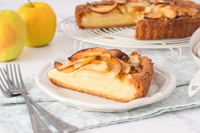 Tarta de manzana con crema pastelera