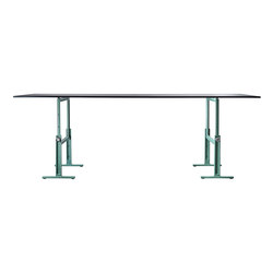 Brut | Dining tables | Magis